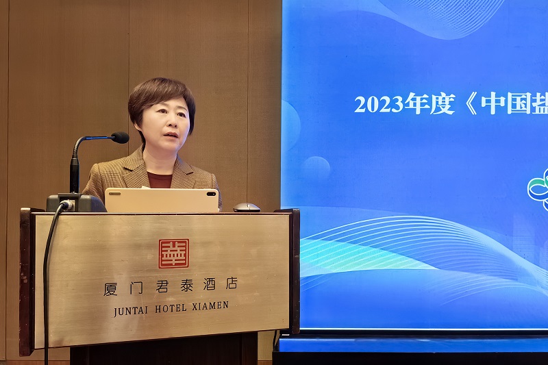 劉艷杰主持會議并作總結(jié)講話。.jpg